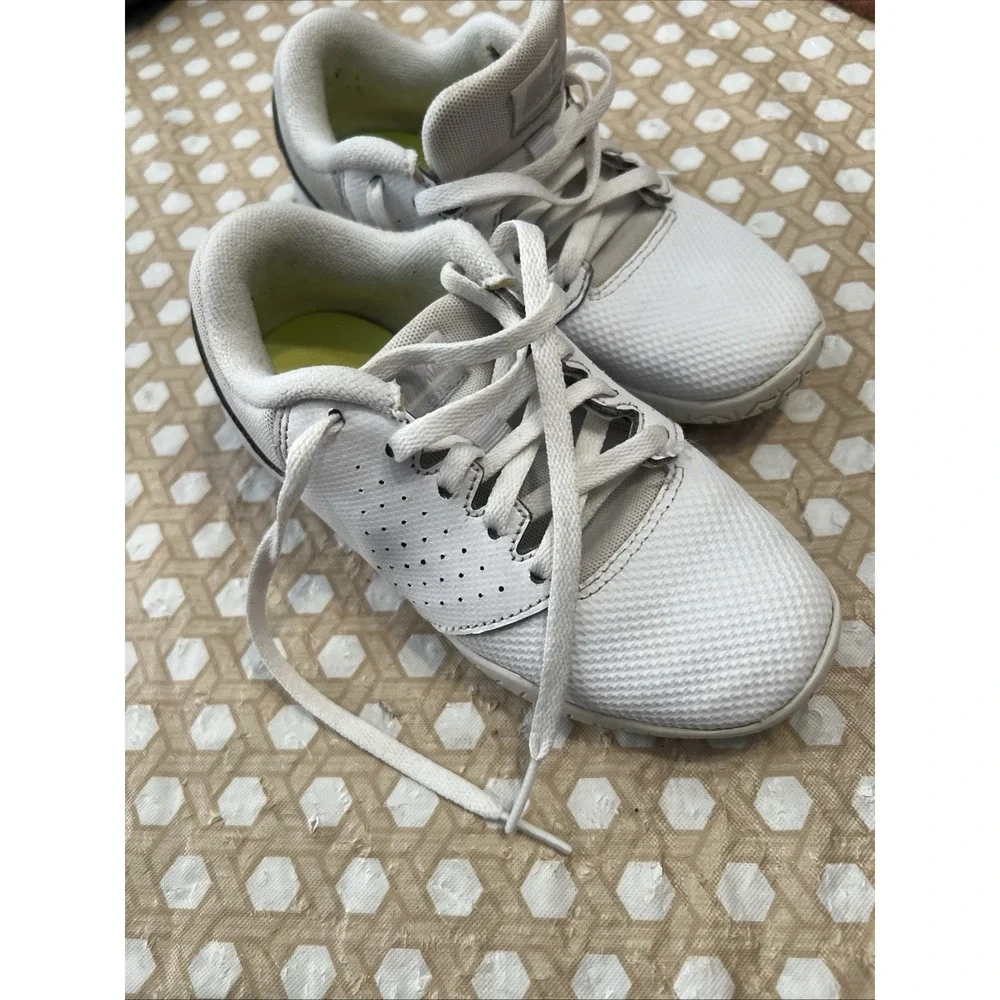 Nike Cheer Sideline IV White Size 12C